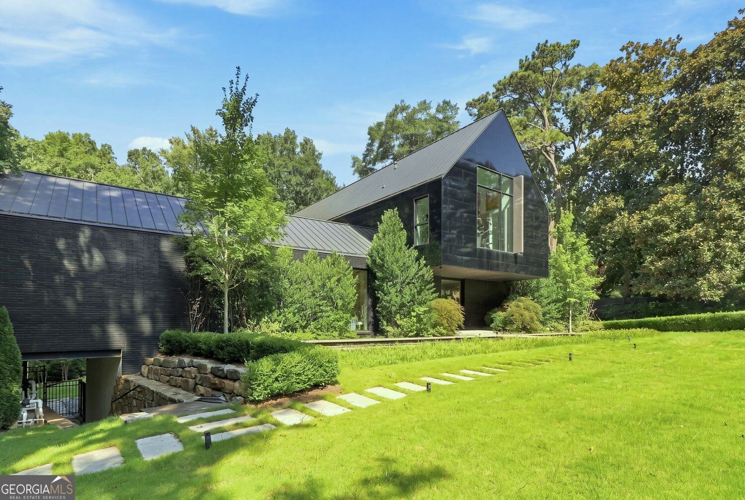 2716 Ridgewood RD