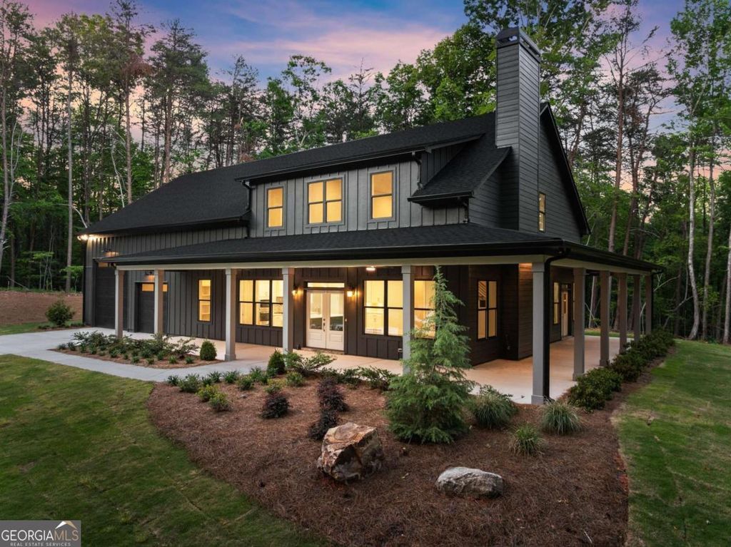 Photo of 124 Fox Valley Road, Clarkesville, GA 30523 (MLS # 10767357)