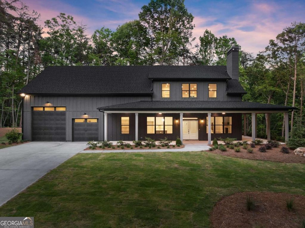 Photo of 124 Fox Valley Road, Clarkesville, GA 30523 (MLS # 10767357)