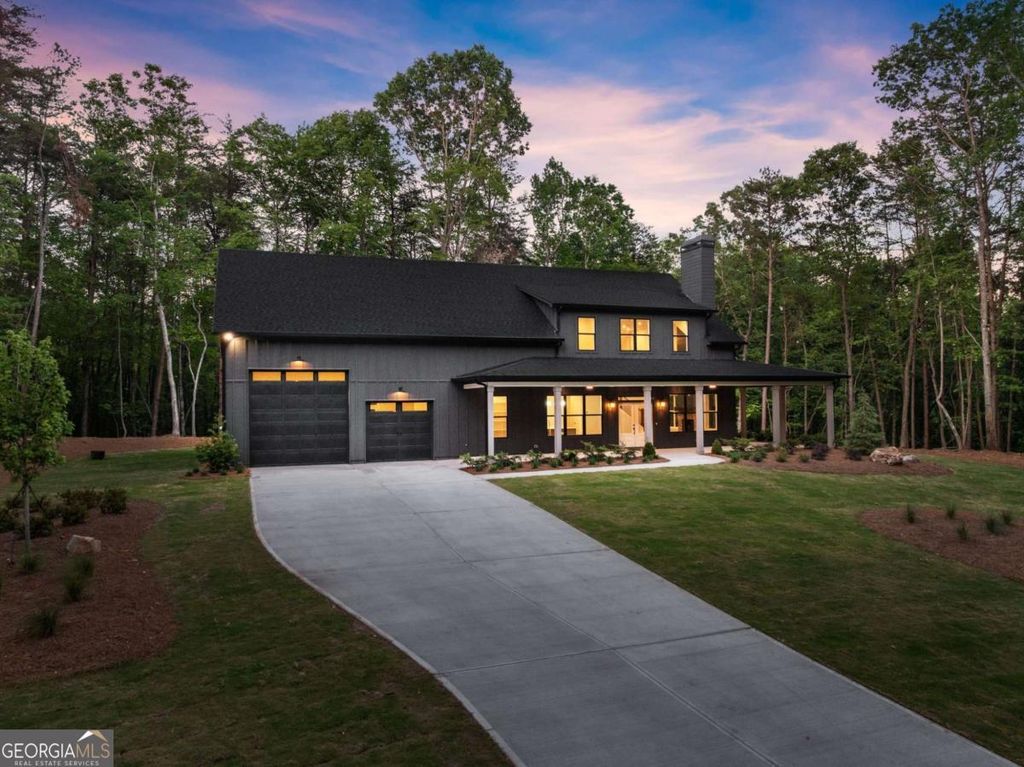 Photo of 124 Fox Valley Road, Clarkesville, GA 30523 (MLS # 10767357)
