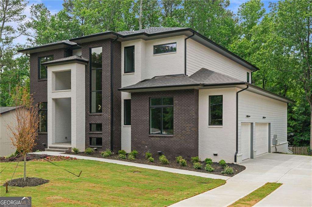 447 Michael DR
