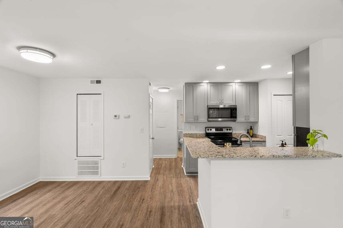 917 Wentworth CT
