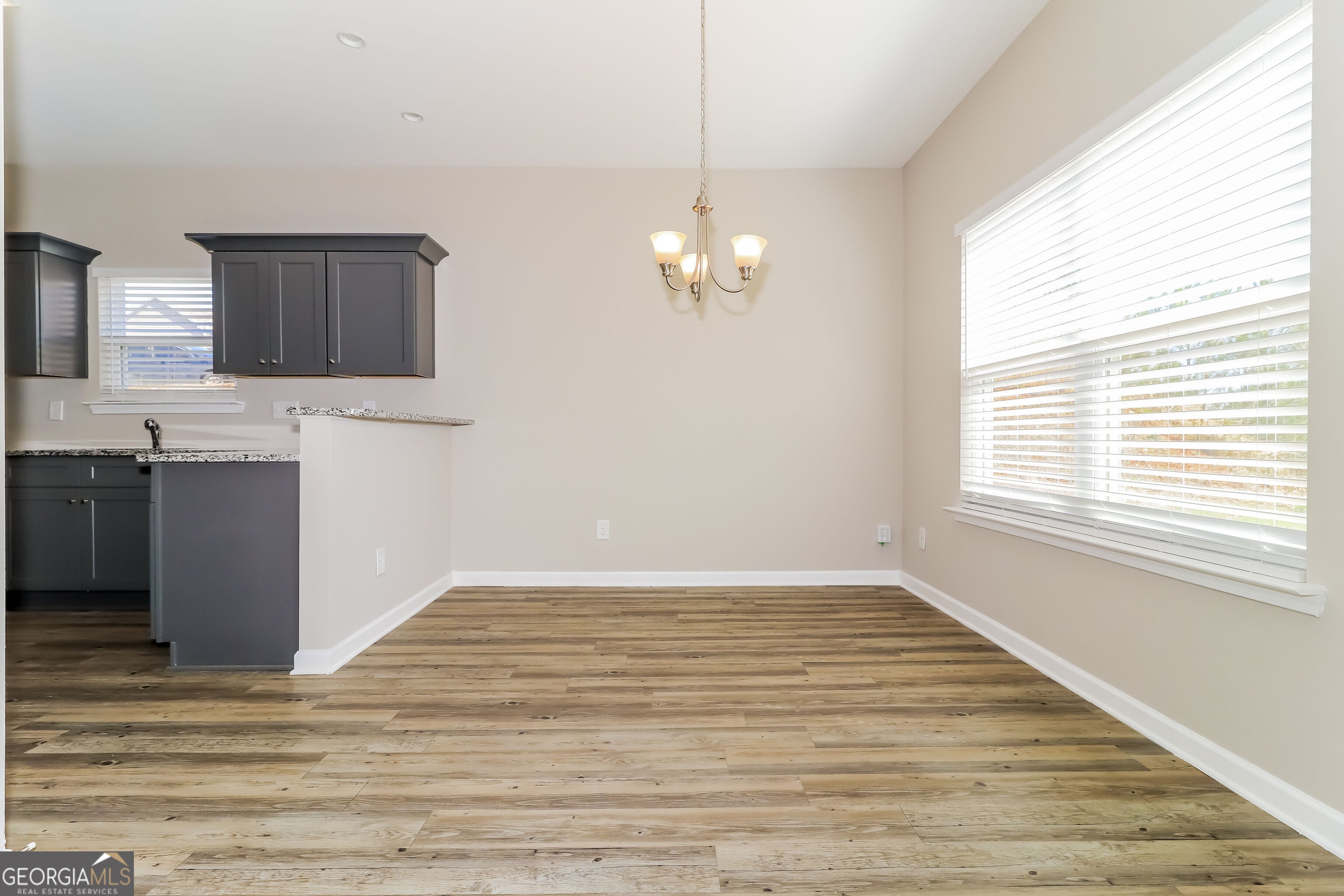 49 Moss WAY NW