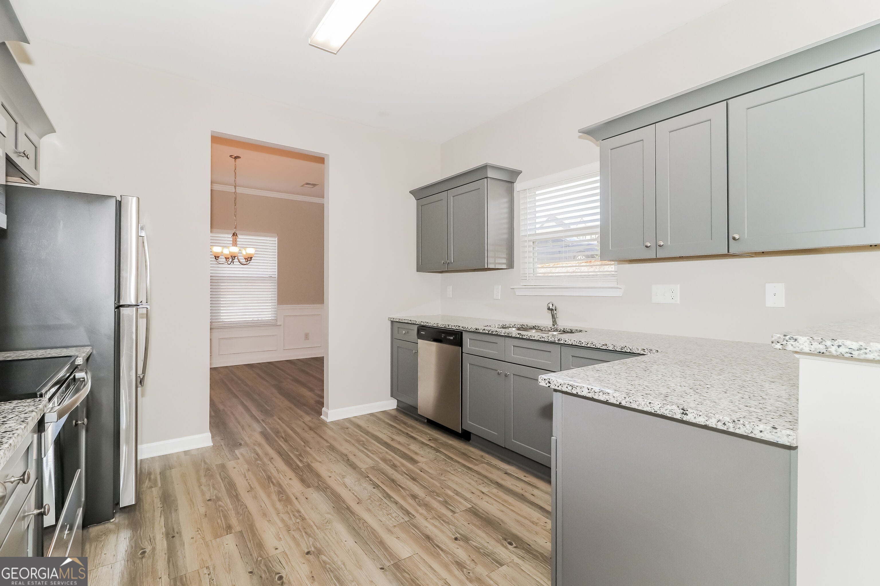 49 Moss WAY NW