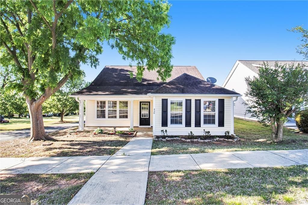 Photo of 430 Fairlawn Drive, Stockbridge, GA 30281 (MLS # 10740506)