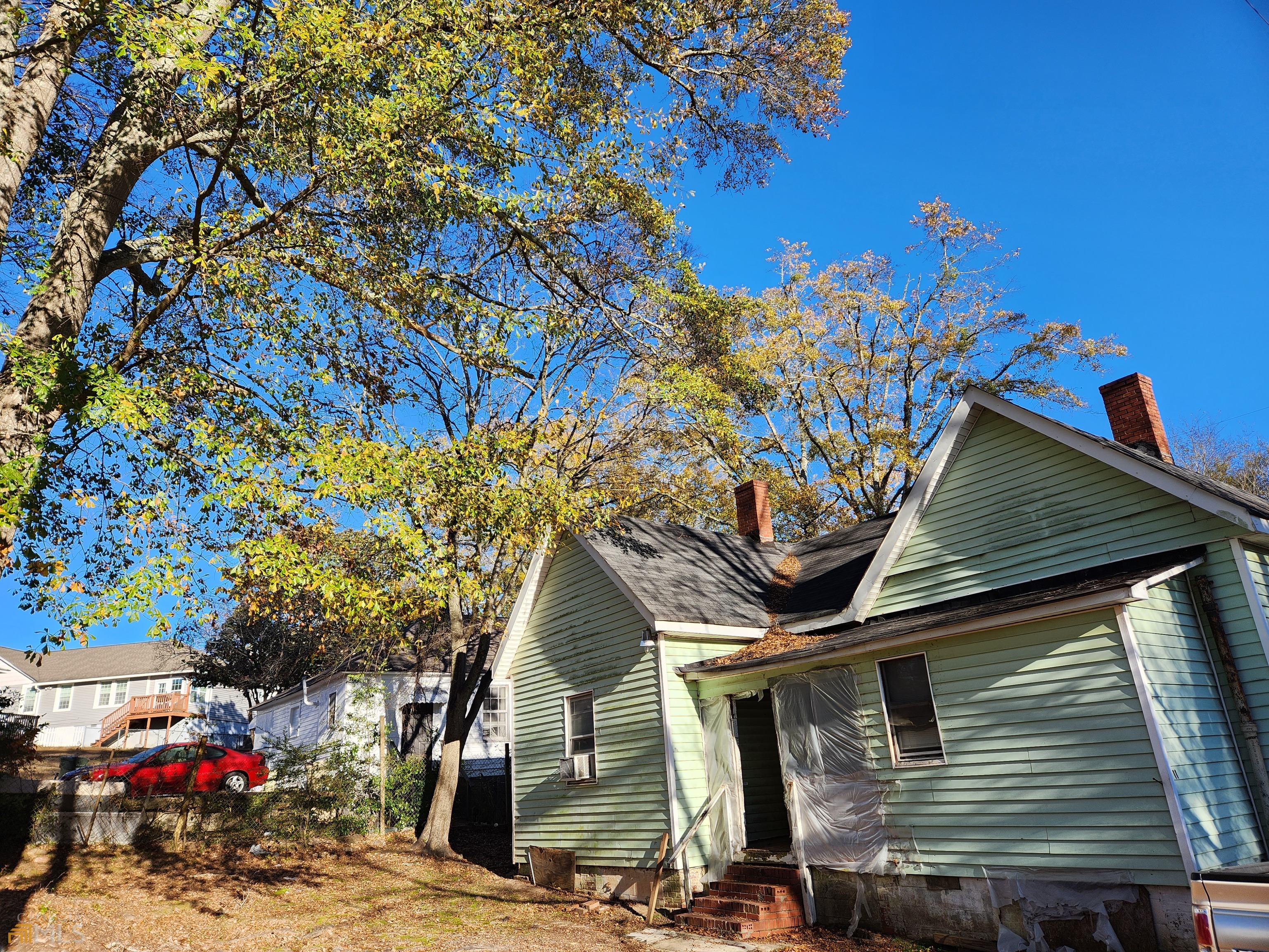 Located in a former textile mill village that is on the National Historic Registry that has been undergoing major revitalization over the past 20+ years, this diamond in the rough has great potential. It is in a good location, the surrounding homes have already been remodeled, and it is within walking distance of the downtown shops and restaurants, churches, playgrounds, ball parks, and riverside parks. Call for your showing appointment today.