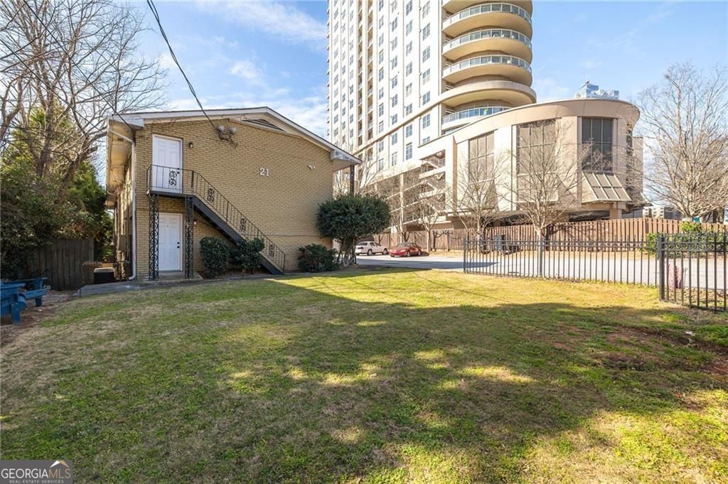 Atlanta, Georgia 30305, United States, 1 Bedroom Bedrooms, ,1 BathroomBathrooms,Residential,Active,198265