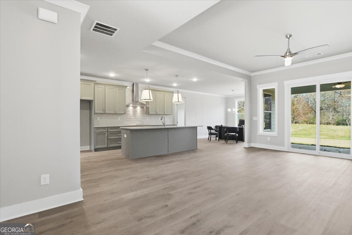 568 Elder RD