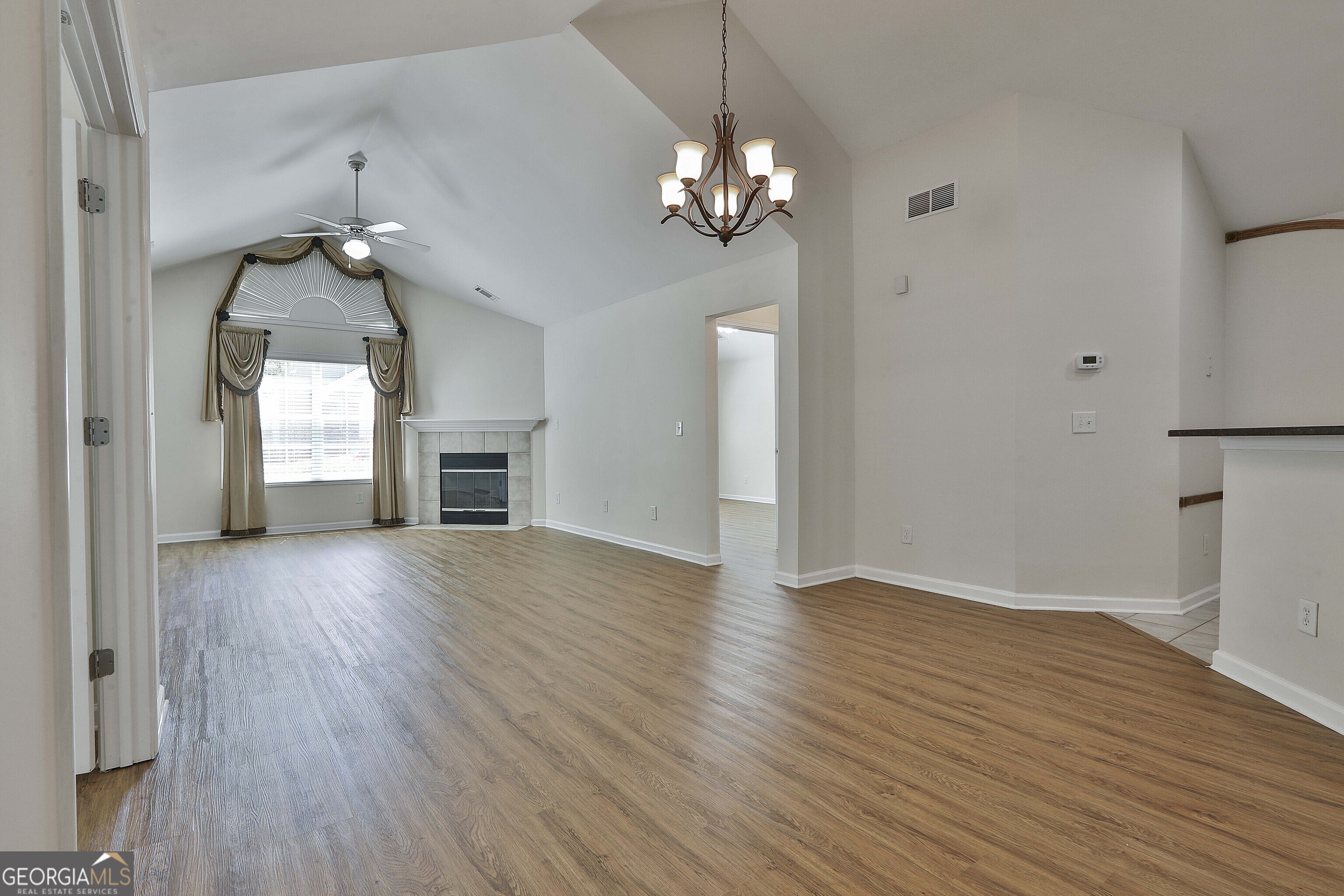 Fayetteville, Georgia 30214, United States, 2 Bedrooms Bedrooms, ,2 BathroomsBathrooms,Residential,Pending,15409