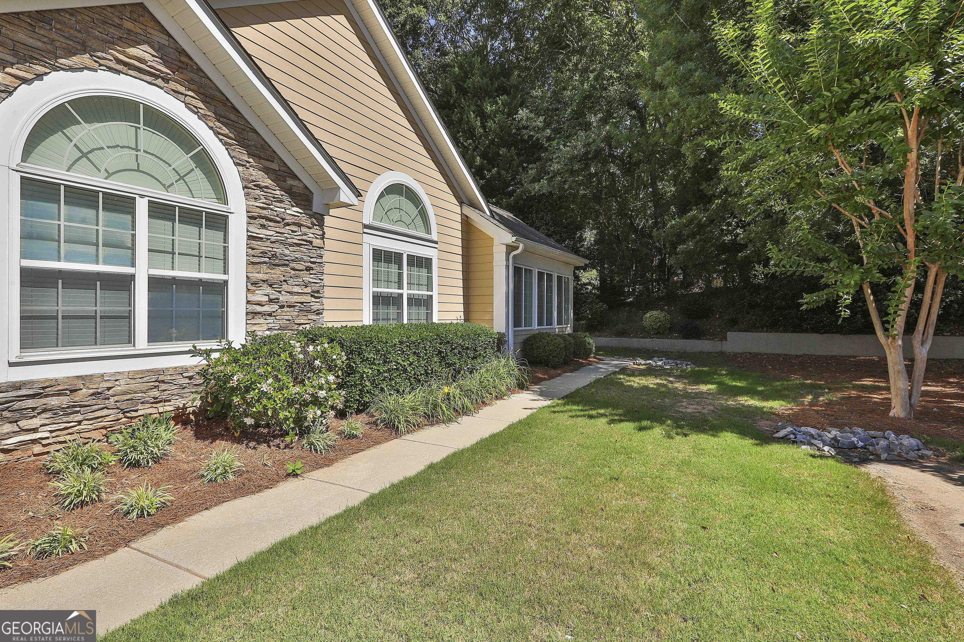 Fayetteville, Georgia 30214, United States, 2 Bedrooms Bedrooms, ,2 BathroomsBathrooms,Residential,Pending,15409