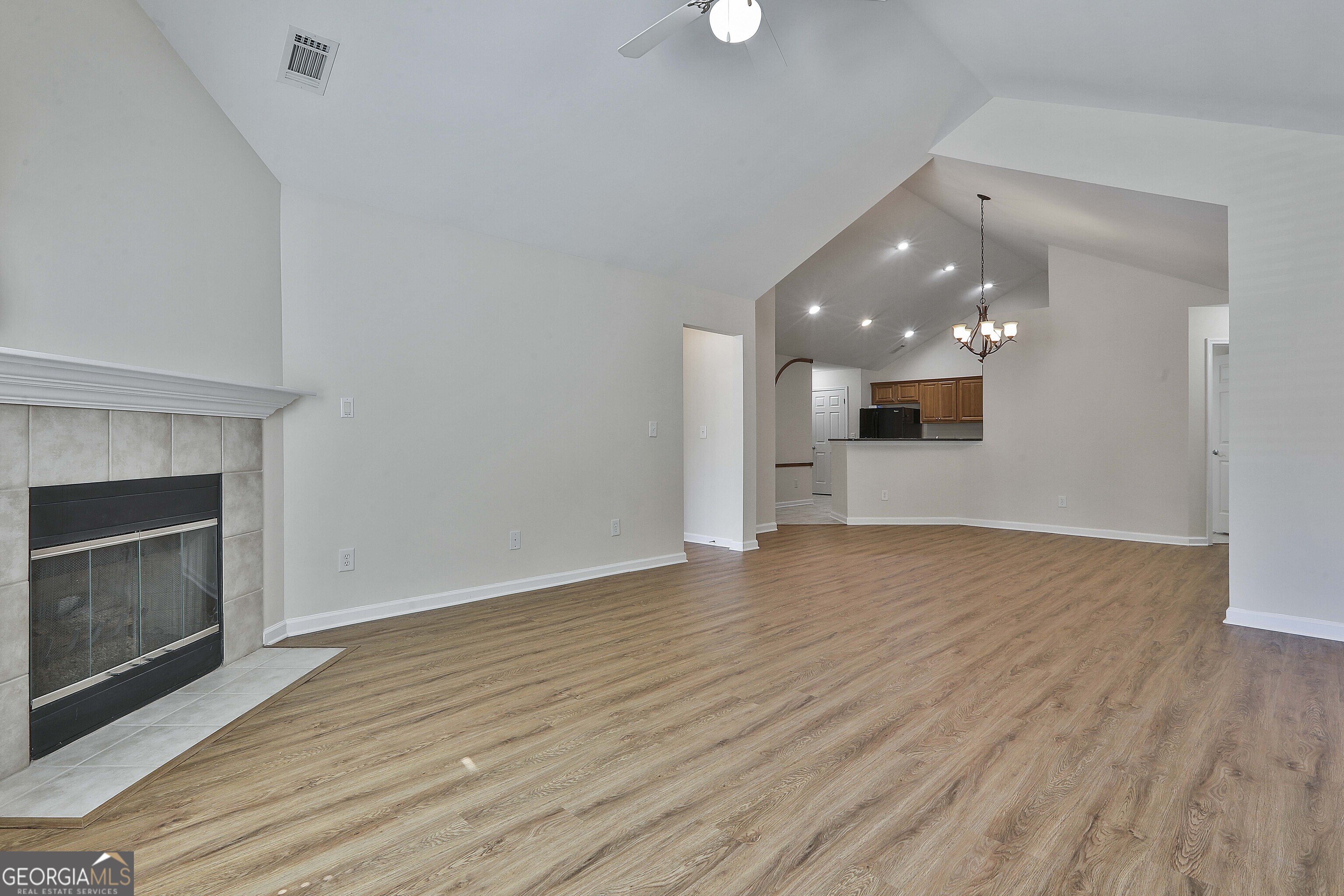 Fayetteville, Georgia 30214, United States, 2 Bedrooms Bedrooms, ,2 BathroomsBathrooms,Residential,Pending,15409