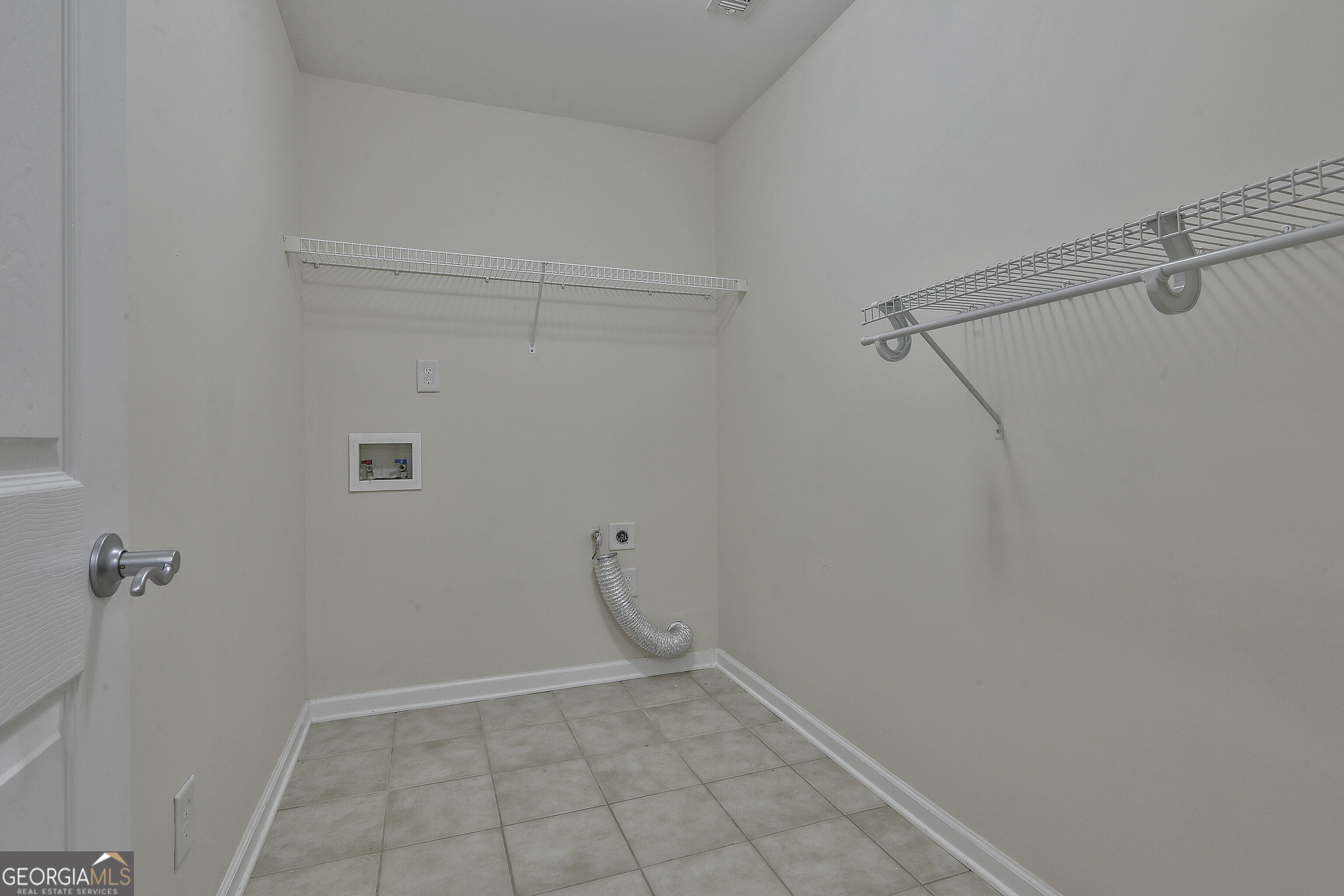 Fayetteville, Georgia 30214, United States, 2 Bedrooms Bedrooms, ,2 BathroomsBathrooms,Residential,Pending,15409