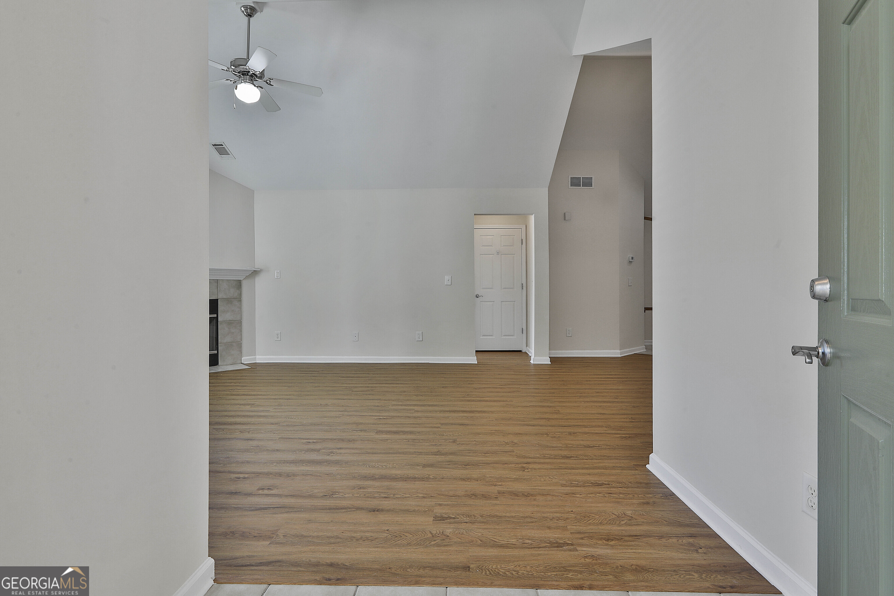 Fayetteville, Georgia 30214, United States, 2 Bedrooms Bedrooms, ,2 BathroomsBathrooms,Residential,Pending,15409