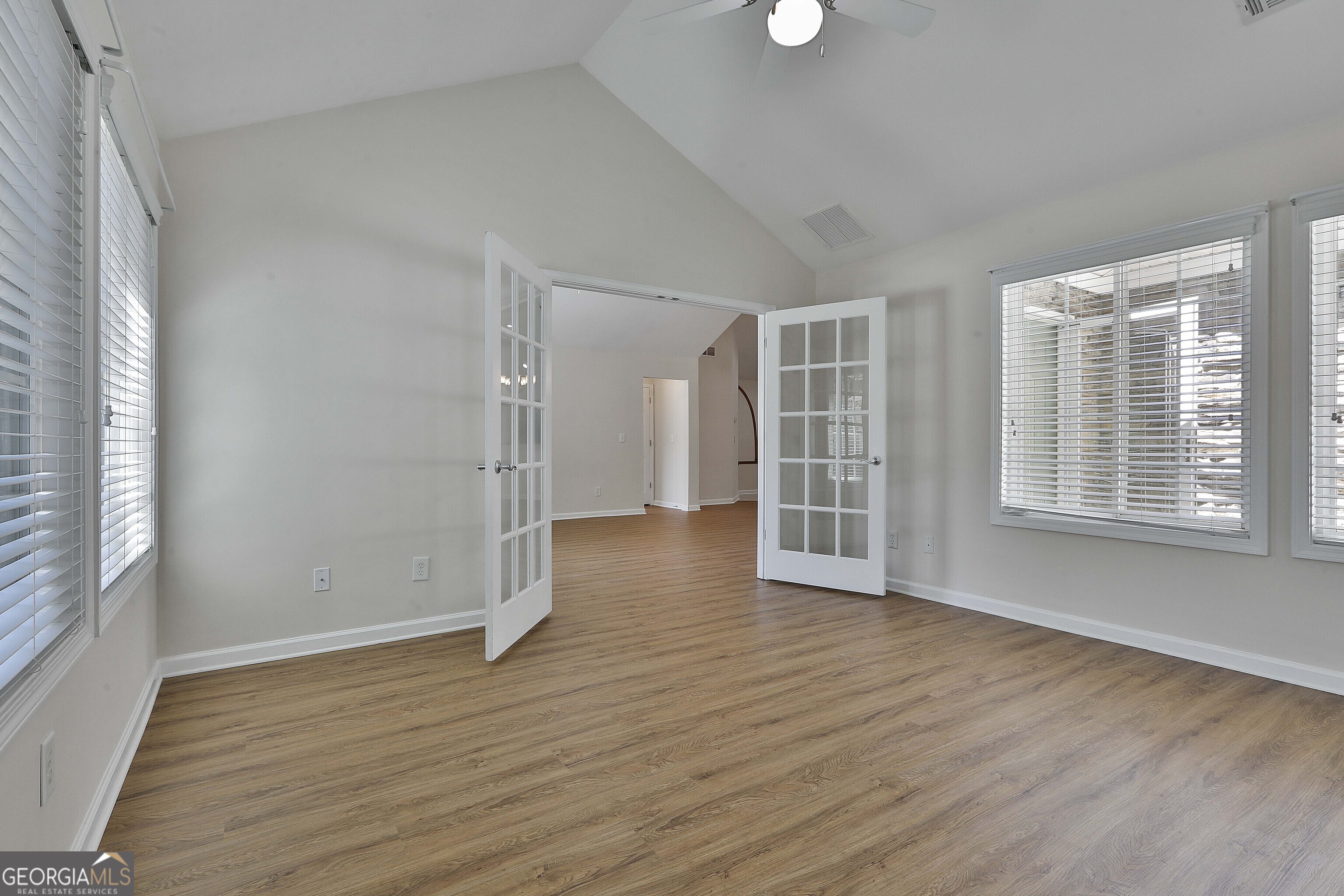 Fayetteville, Georgia 30214, United States, 2 Bedrooms Bedrooms, ,2 BathroomsBathrooms,Residential,Pending,15409