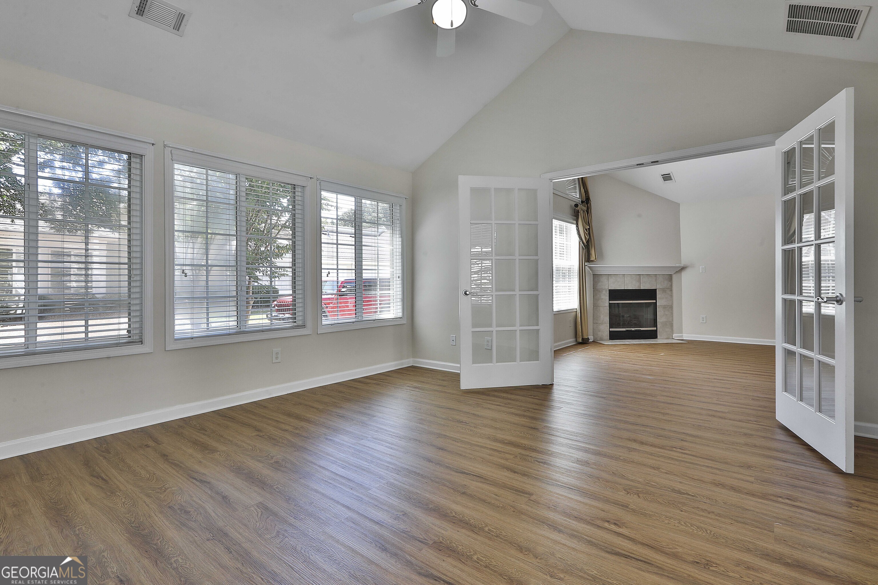 Fayetteville, Georgia 30214, United States, 2 Bedrooms Bedrooms, ,2 BathroomsBathrooms,Residential,Pending,15409