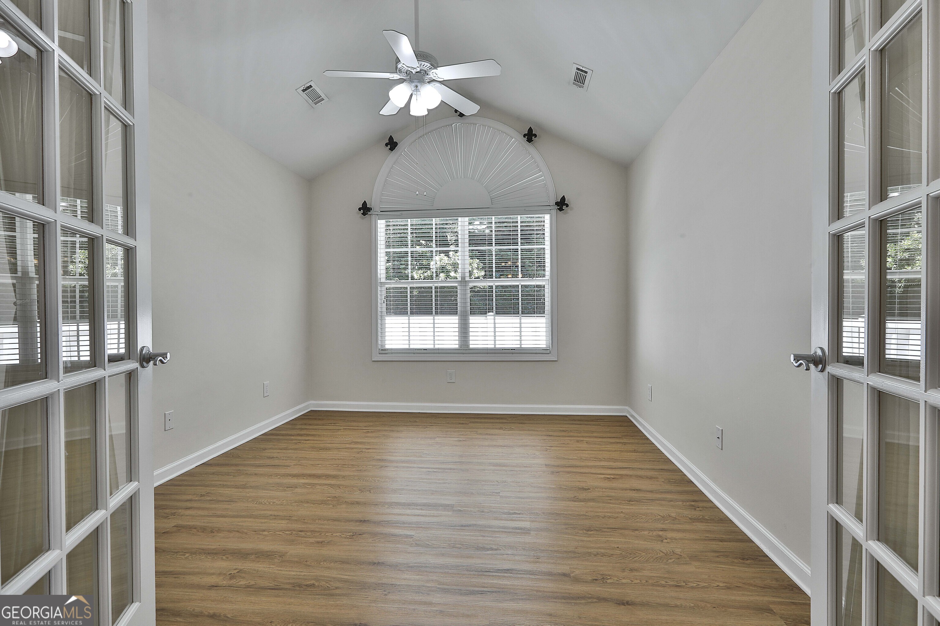 Fayetteville, Georgia 30214, United States, 2 Bedrooms Bedrooms, ,2 BathroomsBathrooms,Residential,Pending,15409