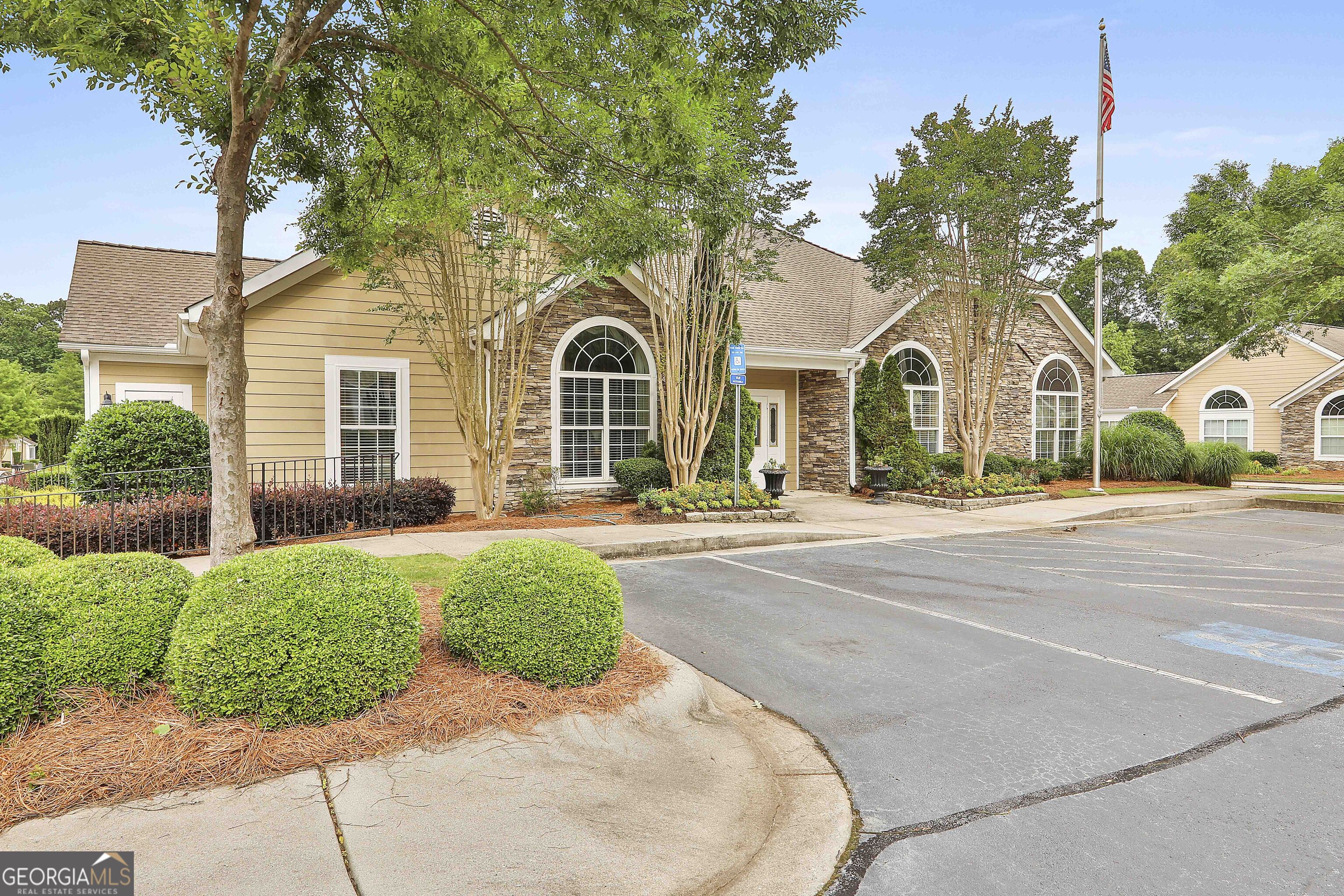 Fayetteville, Georgia 30214, United States, 2 Bedrooms Bedrooms, ,2 BathroomsBathrooms,Residential,Pending,15409