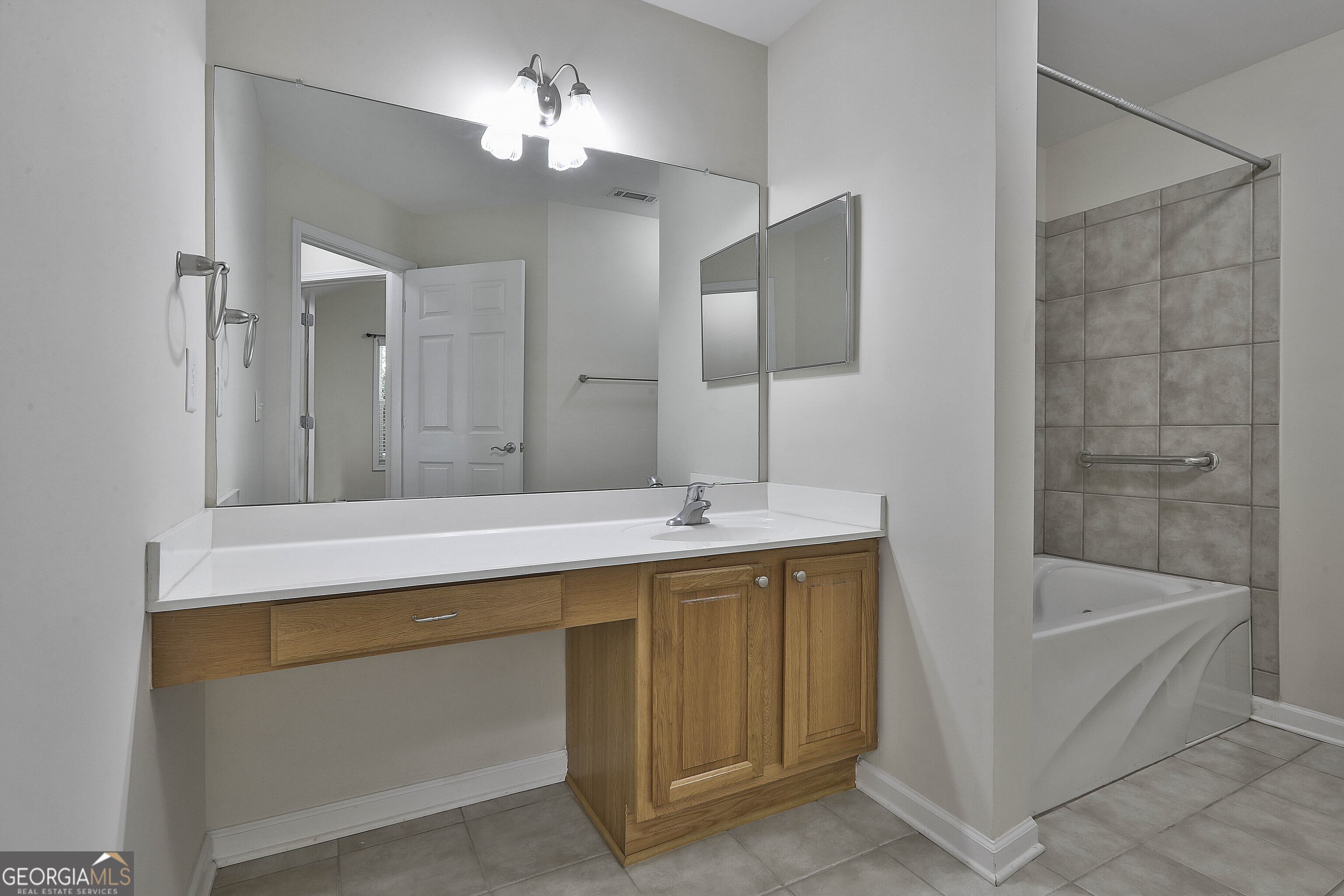 Fayetteville, Georgia 30214, United States, 2 Bedrooms Bedrooms, ,2 BathroomsBathrooms,Residential,Pending,15409