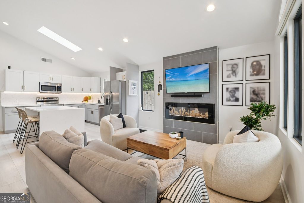 Photo of 1074 Astor Avenue SW, Atlanta, GA 30310 (MLS # 10679865)