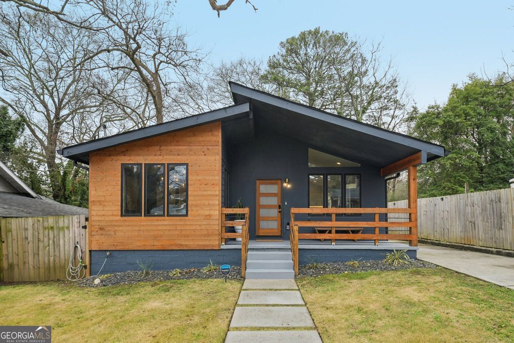 Photo of 1074 Astor Avenue SW, Atlanta, GA 30310 (MLS # 10679865)