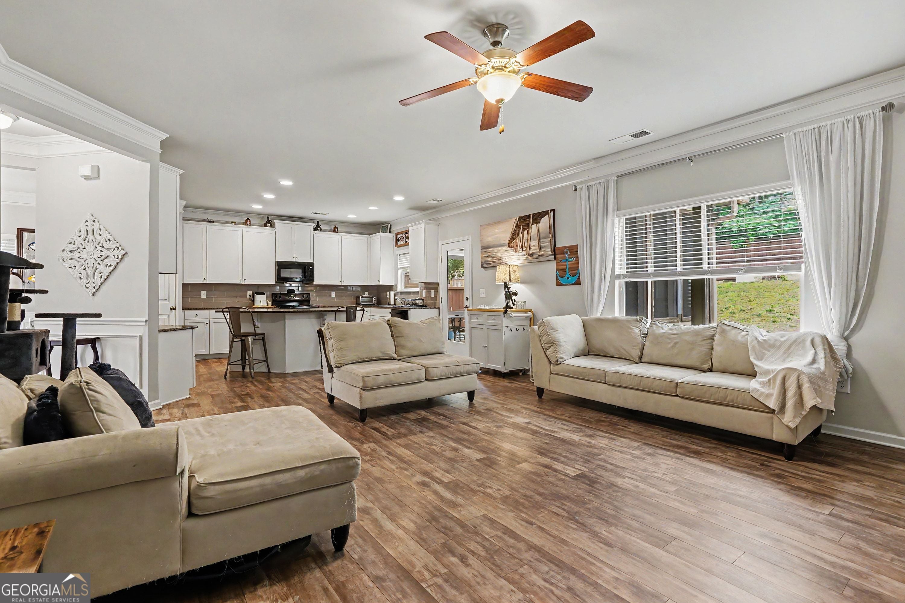 585 Country Ridge DR