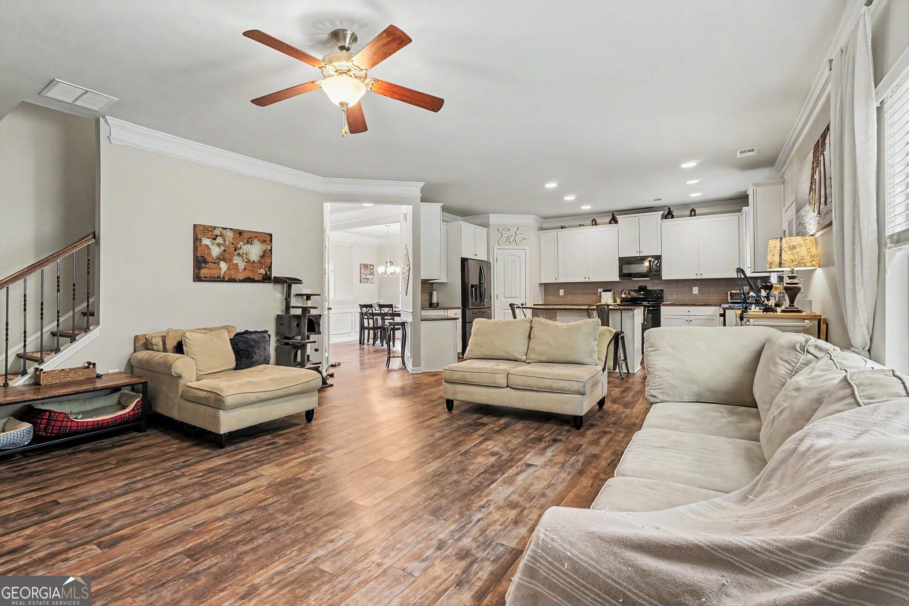 585 Country Ridge DR