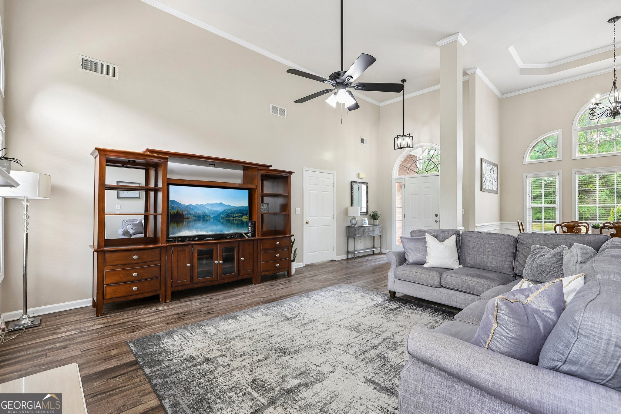 240 Crestwood DR