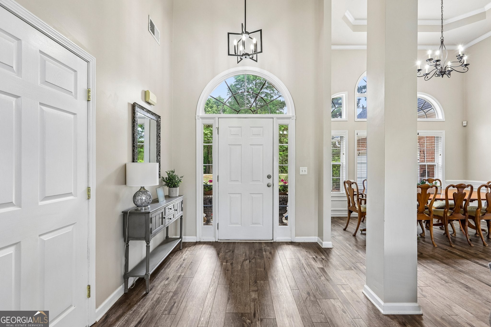 240 Crestwood DR