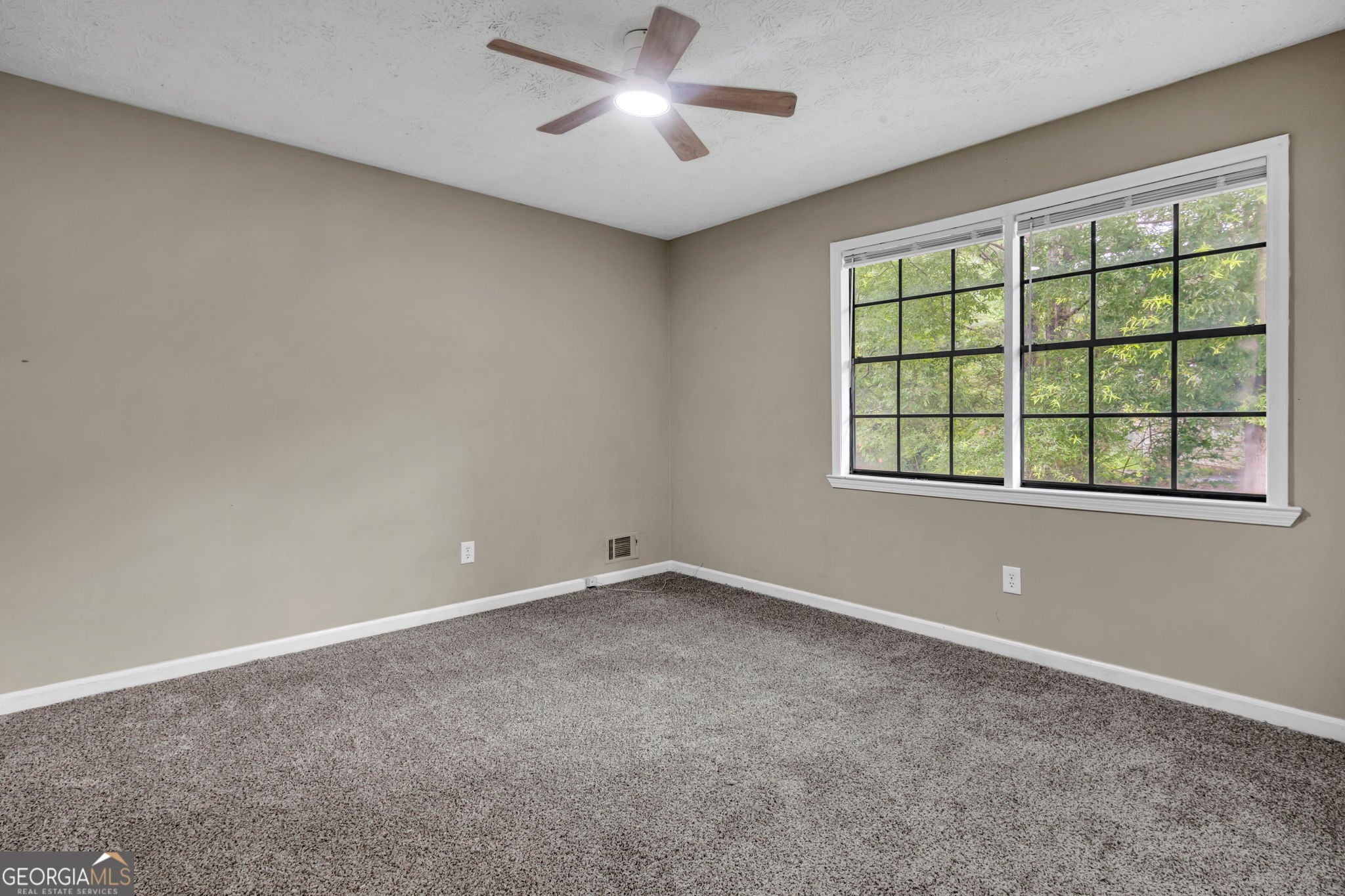 8673 Plumtree DR