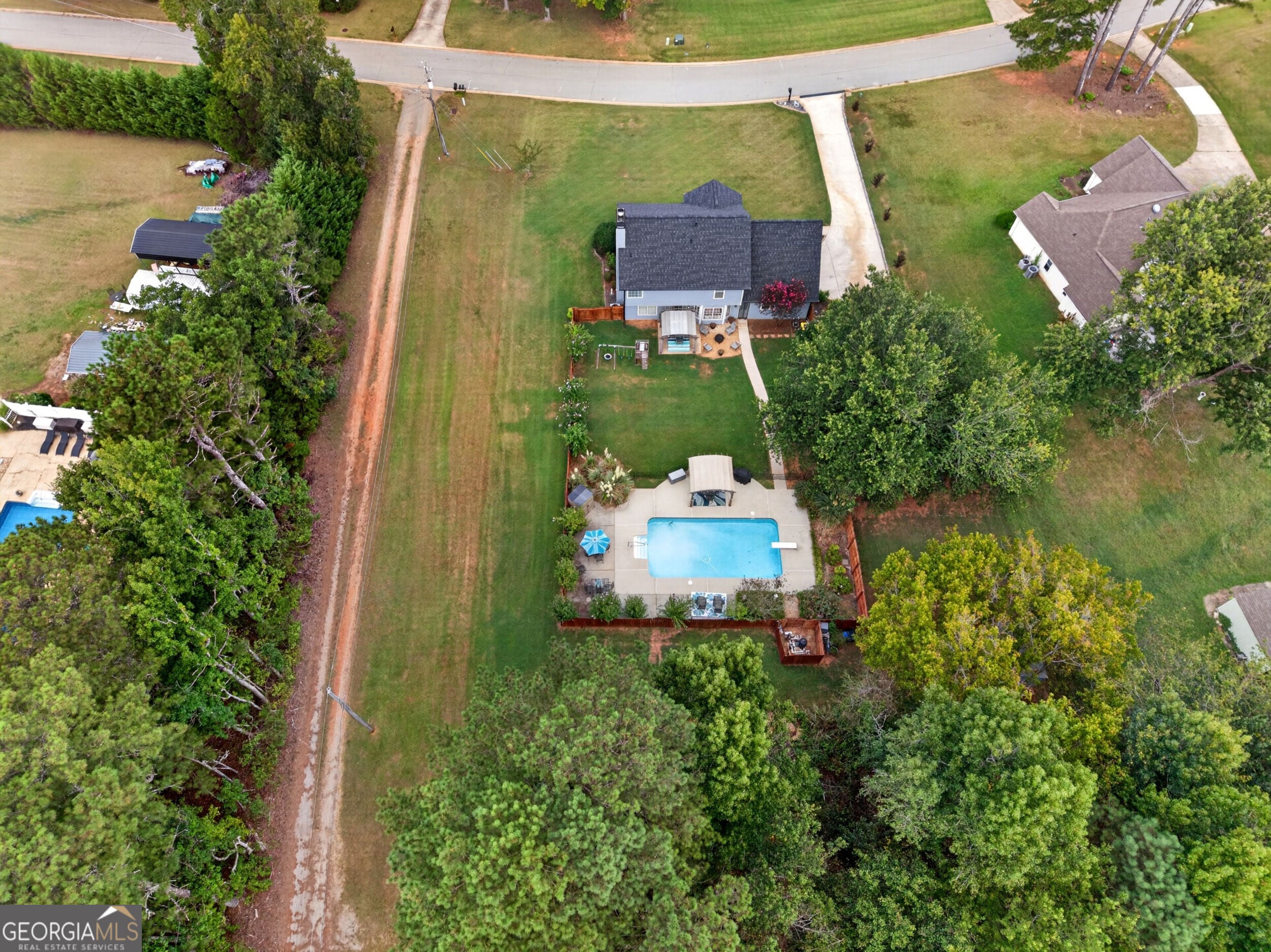 77 Manchester DR