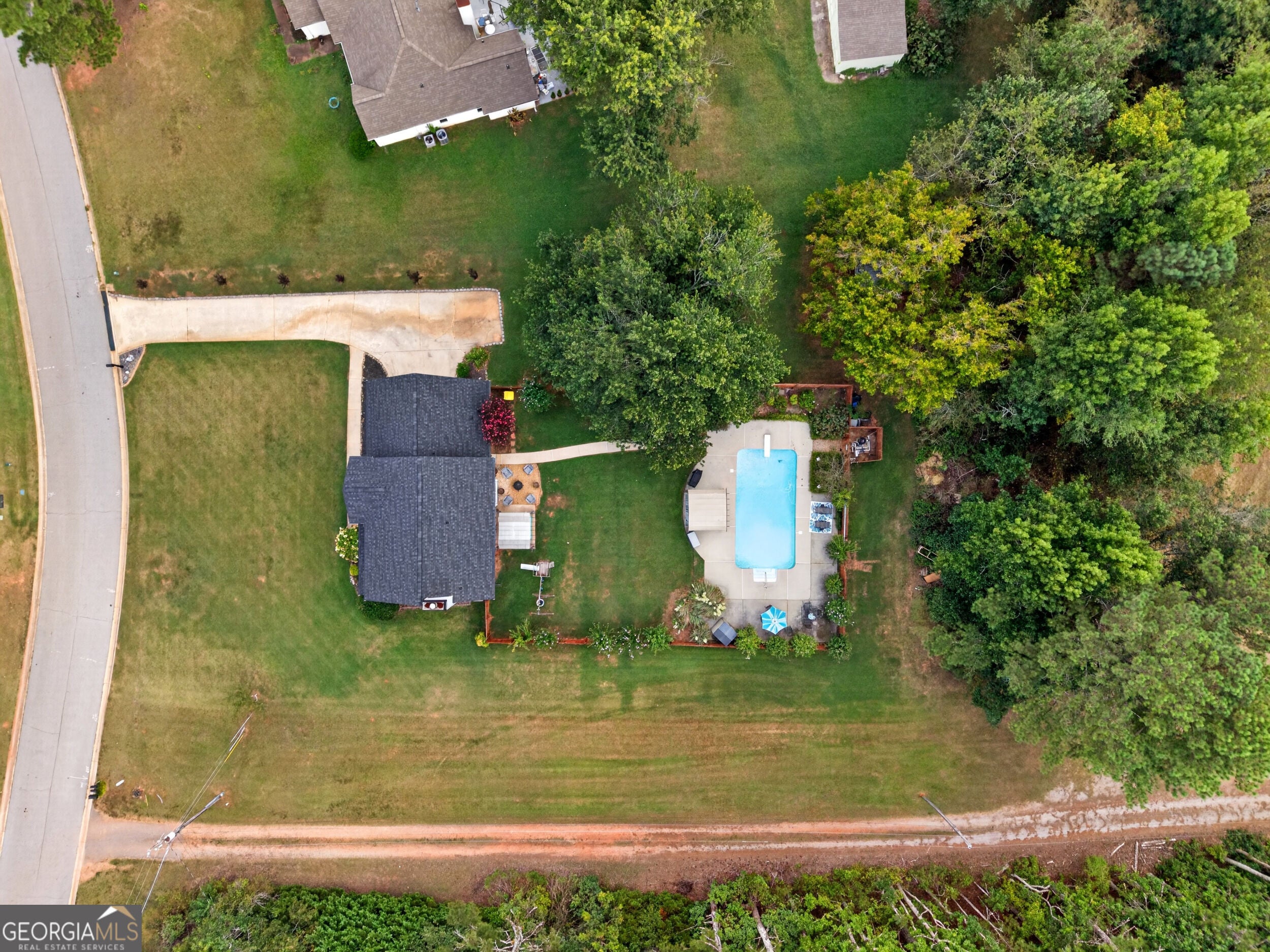 77 Manchester DR