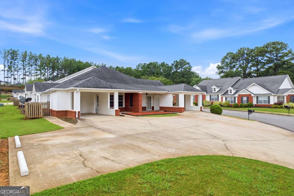 Photo of 150 Old Mill Road #118, Cartersville, GA 30120 (MLS # 10816259)