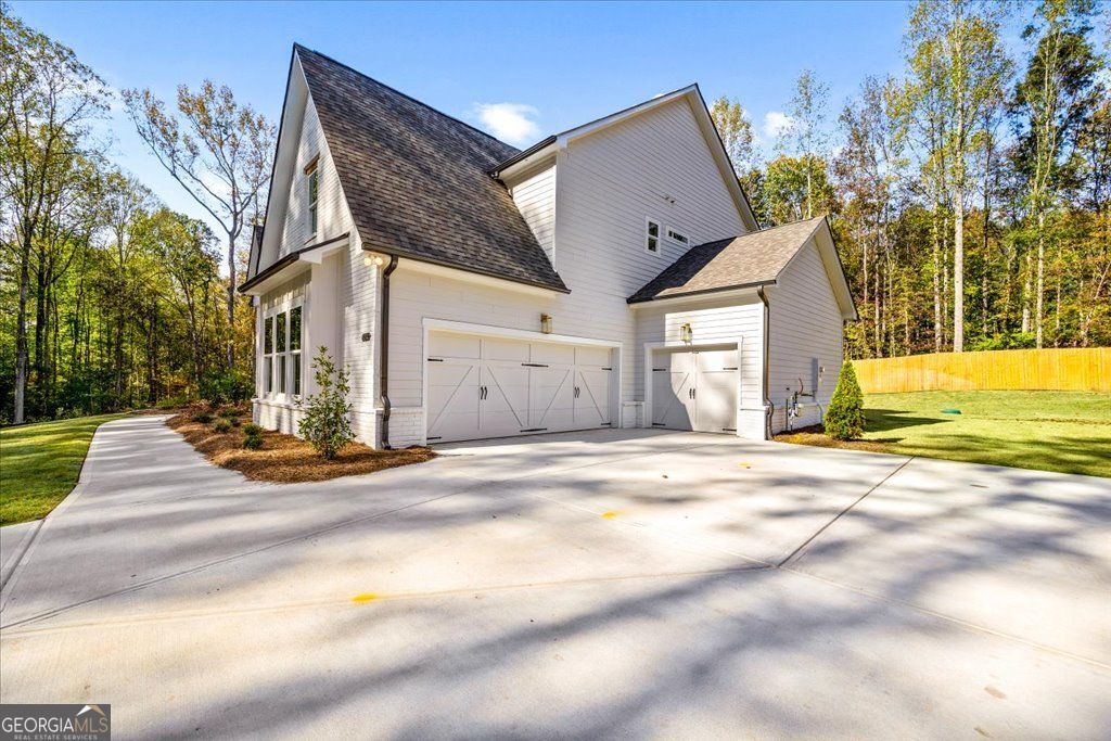 Gainesville, Georgia 30506, United States, 5 Bedrooms Bedrooms, ,5 BathroomsBathrooms,Residential,Active,229252