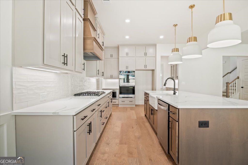 Gainesville, Georgia 30506, United States, 5 Bedrooms Bedrooms, ,5 BathroomsBathrooms,Residential,Active,229252