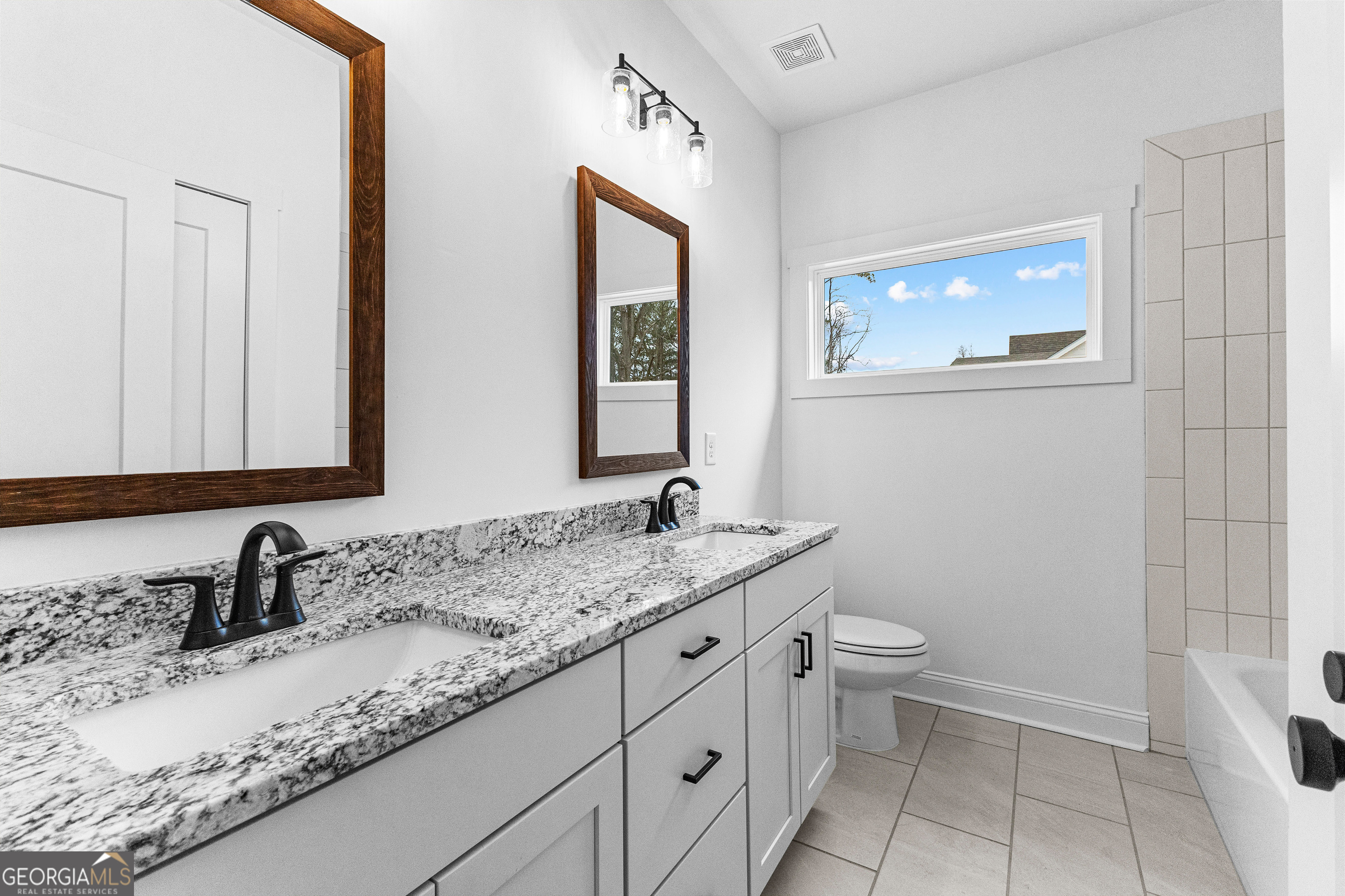 Tyrone, Georgia 30290, United States, 4 Bedrooms Bedrooms, ,4 BathroomsBathrooms,Residential,Active,4658