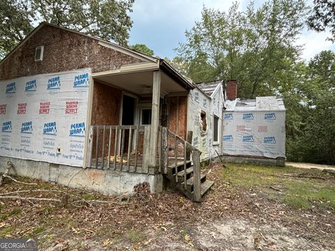 A home in Toccoa