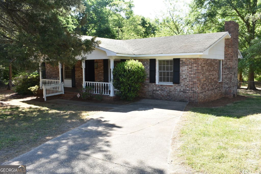 Photo of 2334 Commerce Road, Jefferson, GA 30549 (MLS # 10737081)