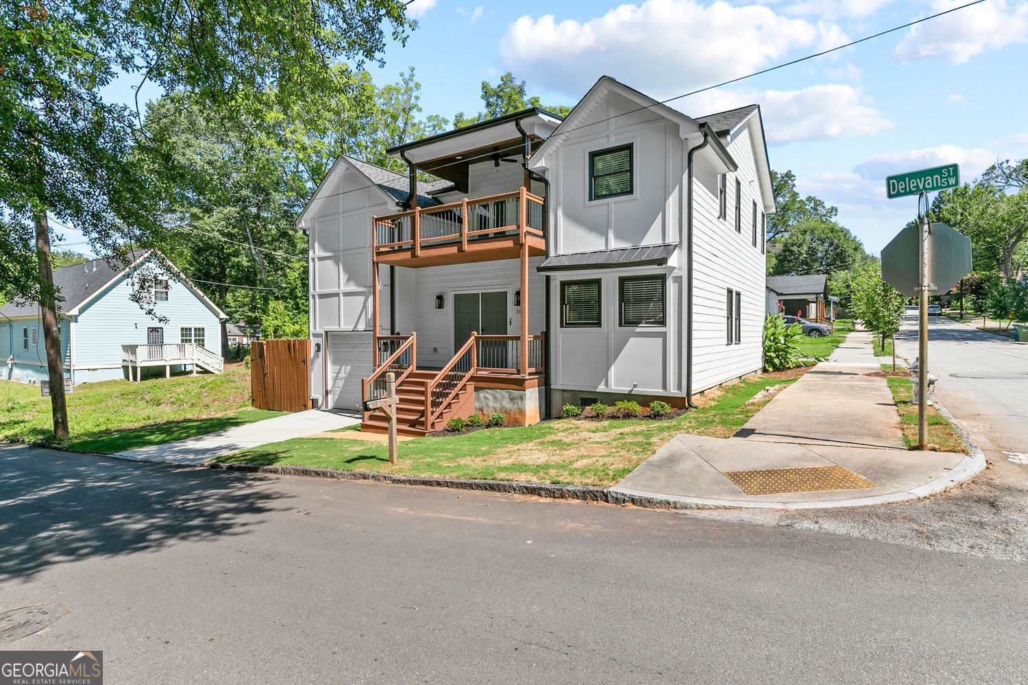369 Delevan ST SW