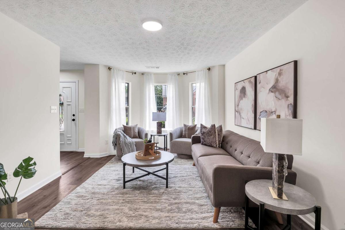 1075 Litchfield WAY SW