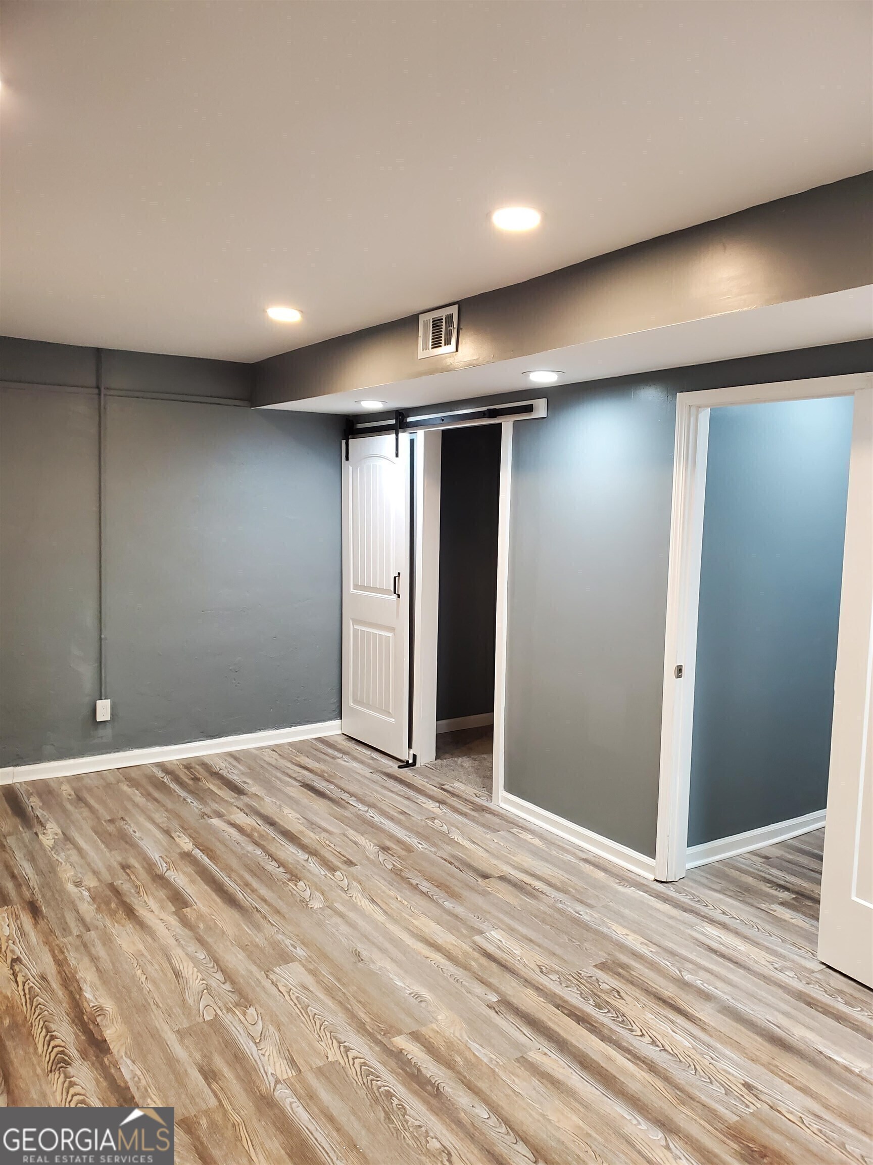 CHEROKEE TRAILS - Residential