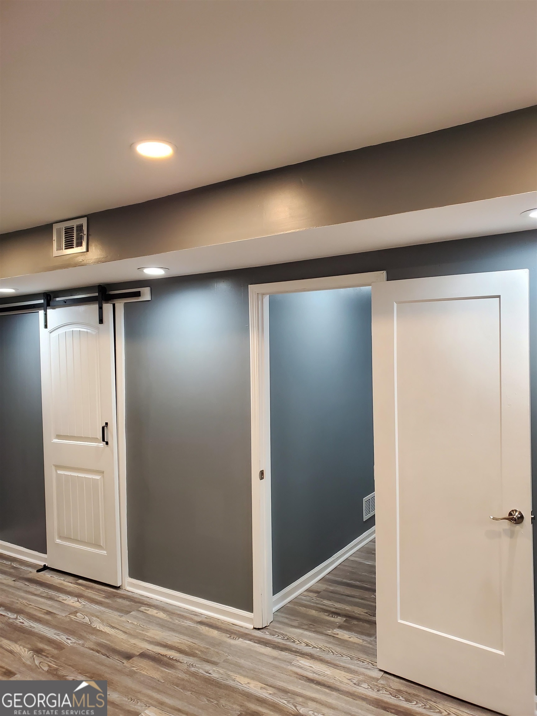 CHEROKEE TRAILS - Residential