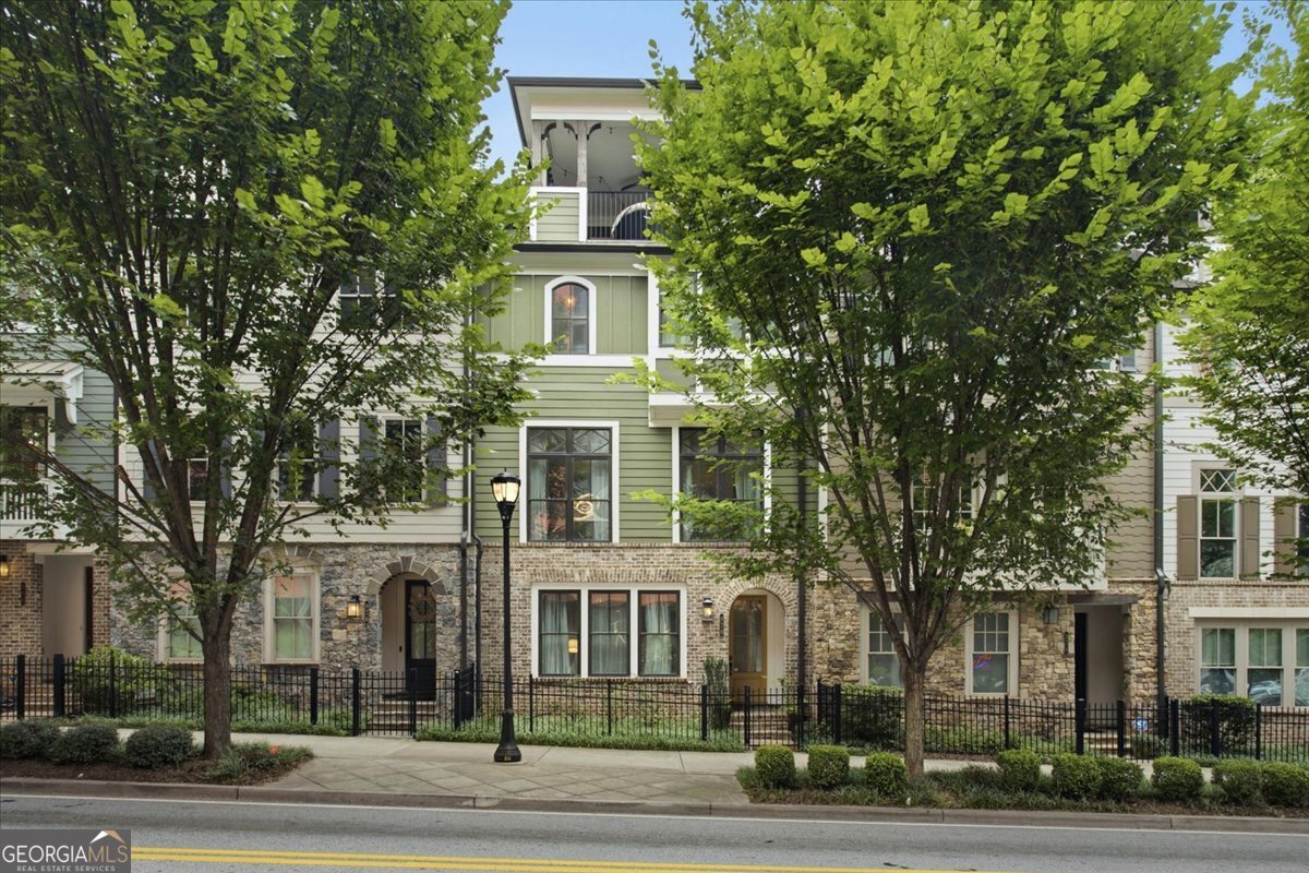 976 Memorial WALK SE