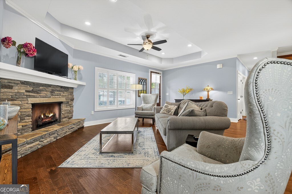 362 Meadow CIR