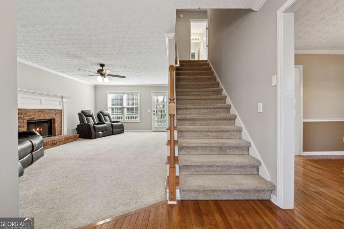 861 Windward RD