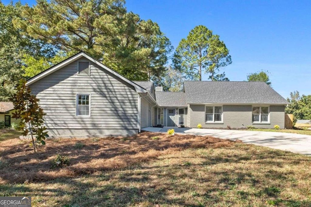 Photo of 1603 Golf Link Drive, Stone Mountain, GA 30088 (MLS # 10630346)