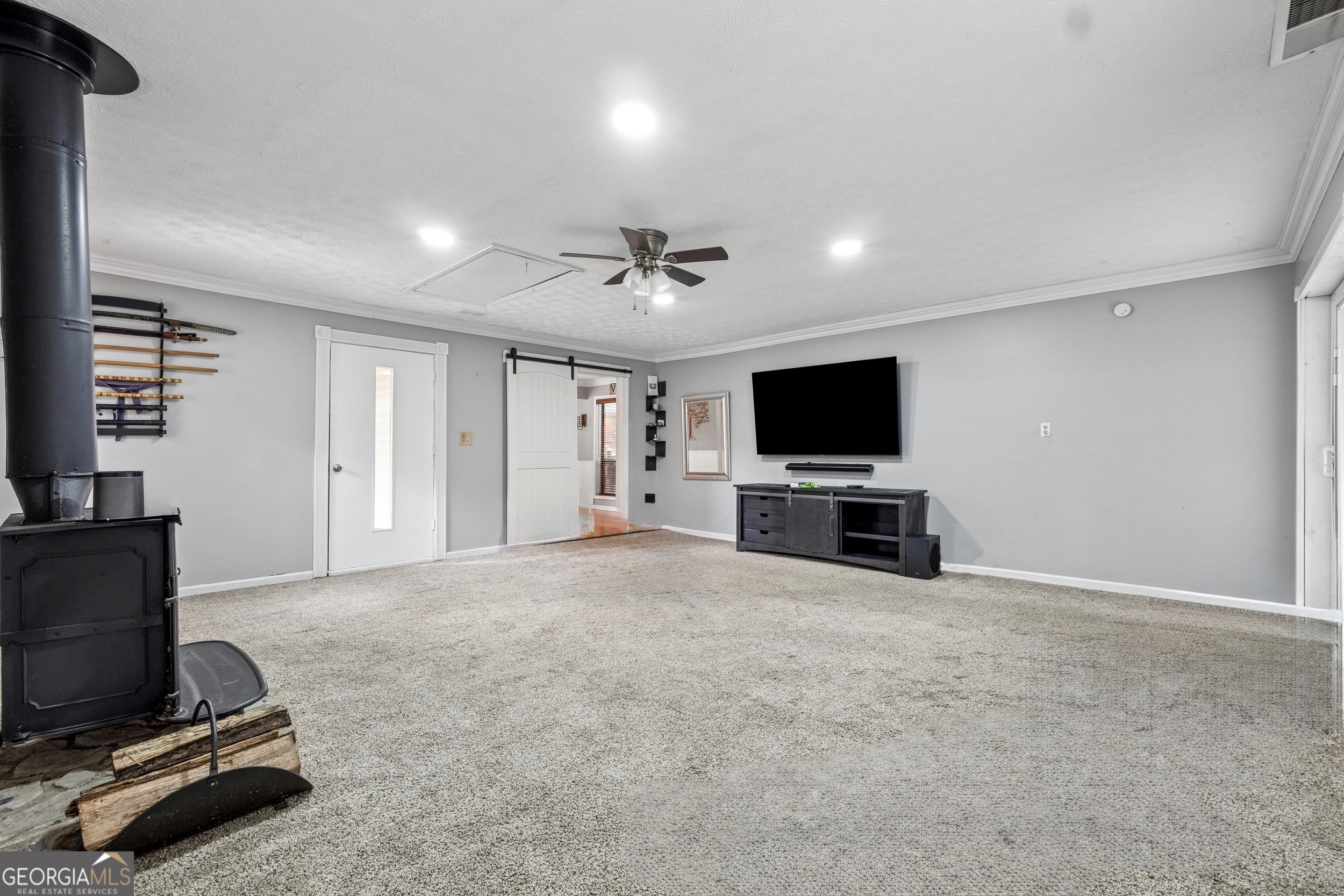345 VINEYARD DR NW