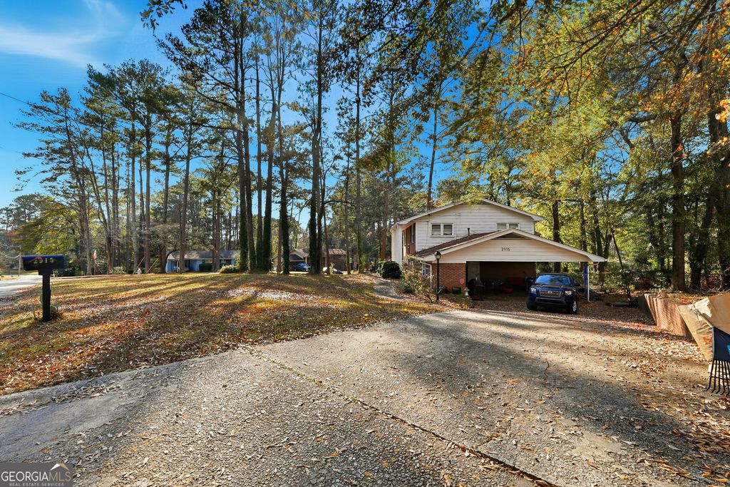 Photo of 2915 Cohassett Lane, Decatur, GA 30034 (MLS # 10650320)