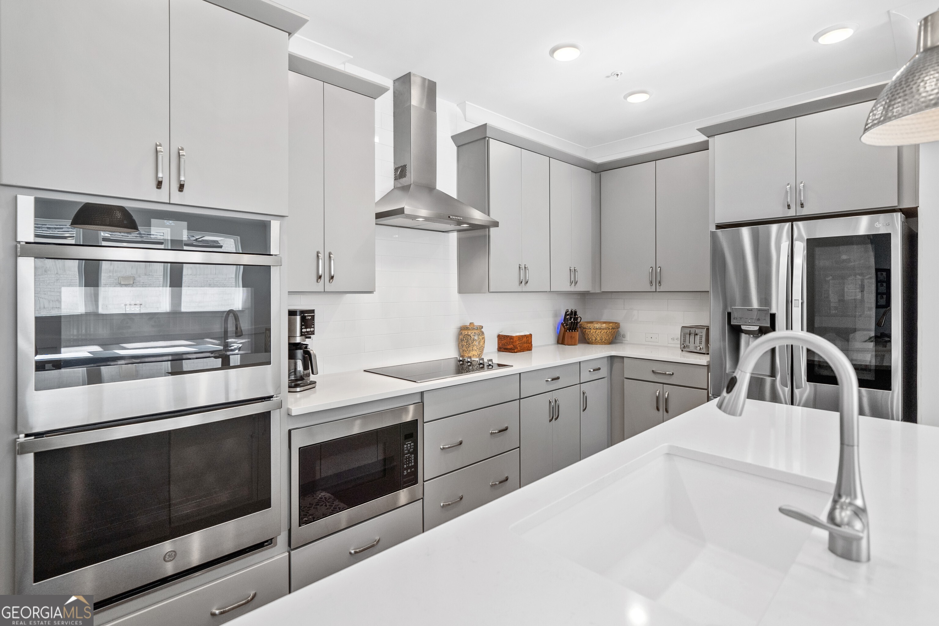 209 Floral Valley DR