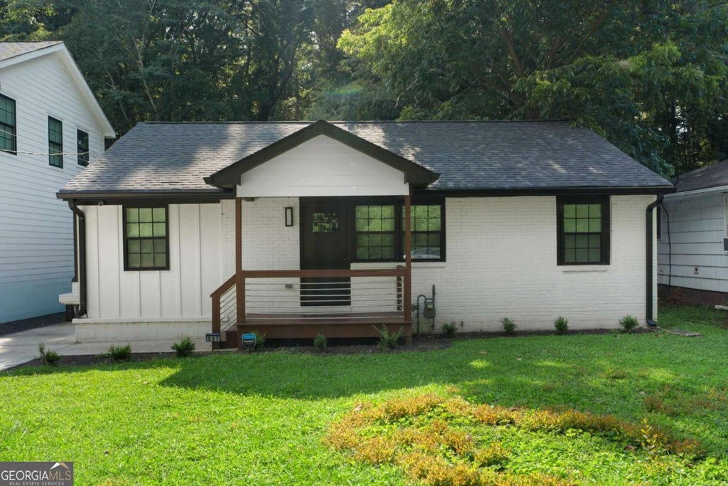 Photo of 537 Westmeath Drive SW, Atlanta, GA 30310 (MLS # 10801467)