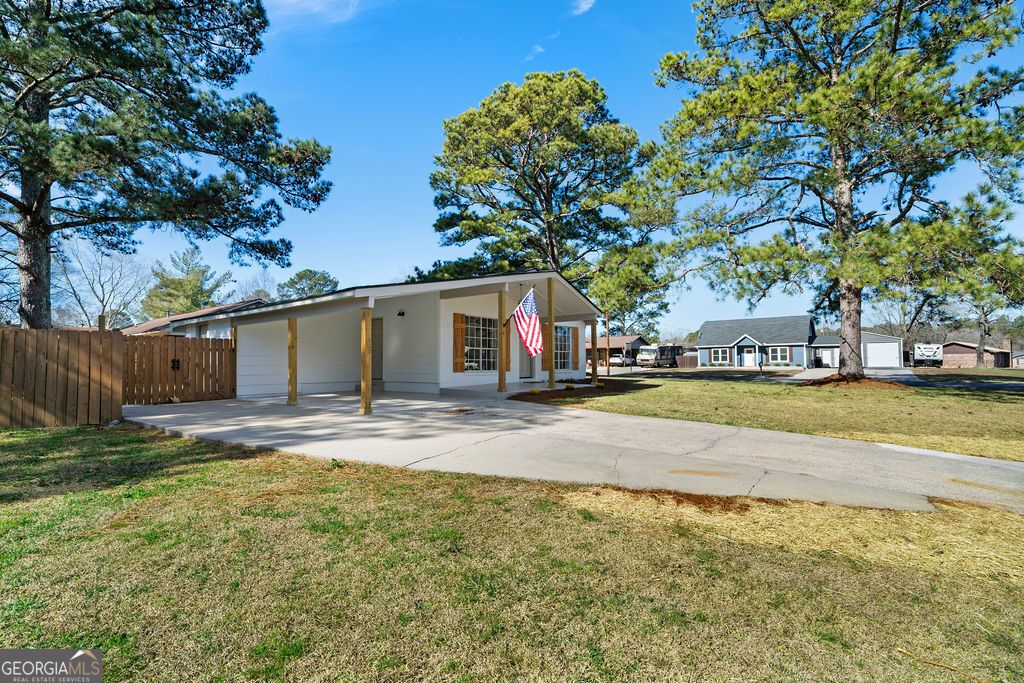 Photo of 141 Malone Drive NW, Rome, GA 30165 (MLS # 10678628)